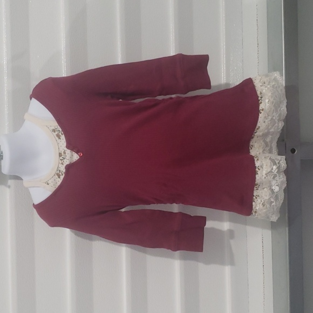 Girls‎ shirt size Large